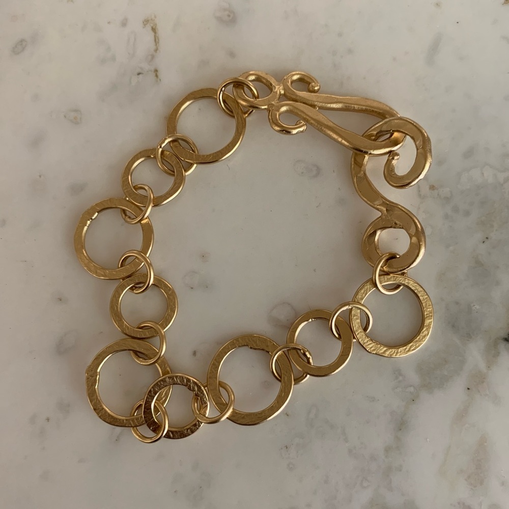 Gold chain bracelet